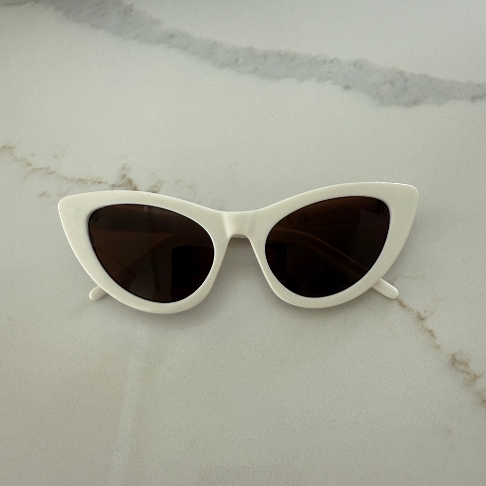 Chic White Cat-Eye Sunglasses